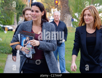 Angie Harmon and Sasha Alexander arriving for the filming of the pilot episode of Rizzoli. Los Angeles, California - 01.12.09 Stock Photo