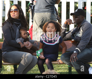 Kimora Lee Simmons and Djimon Hounsou spend a day at Cross Creek Park with their baby Kenzo Lee Hounsou and her daughter Ming Stock Photo