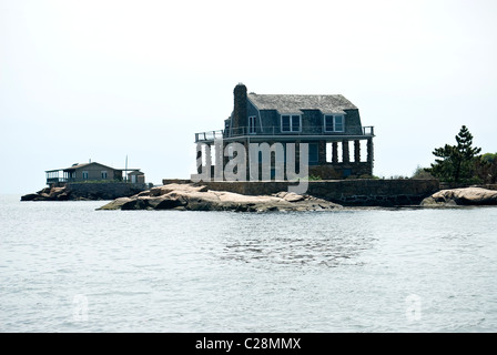 Single house on one of the many 'Thimble Islands', Connecticut, USA Stock Photo