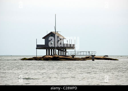 Single house on one of the many 'Thimble Islands', Connecticut, USA Stock Photo