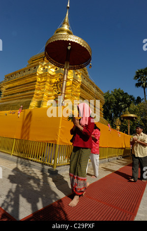people  praying at Pagoda( Chedi)at Wat Phra That Doi Jom Thong,  Chom Thong District, Chiang Mai Province, thailand Stock Photo