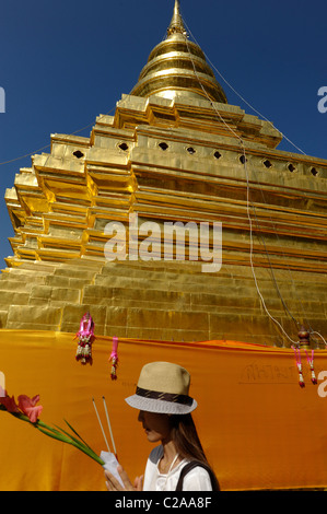 worshipper at the Pagoda at  Wat Phra That Doi Jom Thong, Chom Thong District, Chiang Mai Province, thailand Stock Photo