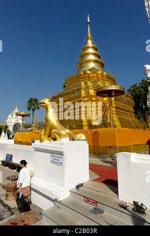 worshipper at the Pagoda at Wat Phra That Doi Jom Thong, Chom Thong District, Chiang Mai Province, thailand Stock Photo