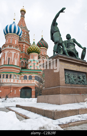 Saint Basil's Cathedral, Monument to Minin and Pozharsky in front, Moscow, Russia Stock Photo