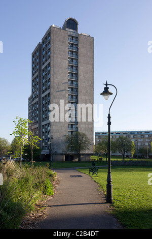 Kennington Block Tower blocks in Kennington, South London. This area is predominantly ...