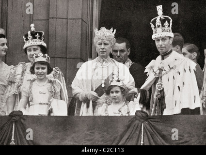 Three generations of the royal family on the balcony at Buckingham Palace after the coronation in 1937. Stock Photo