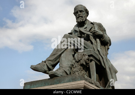 Statue of James Clerk Maxwell (1831-78) by sculptor Alexander Stoddart in George Street, Edinburgh. Stock Photo