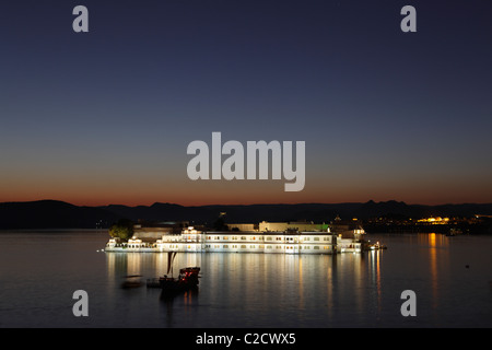 Lake Palace Hotel (formerly known as Jag Niwas) in Lake Pichola, Udaipur, India Stock Photo