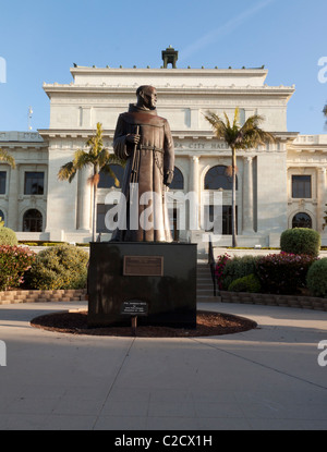 statue of Father Junipero Serra in front of the San Buenaventura City Hall in Ventura California, USA Stock Photo