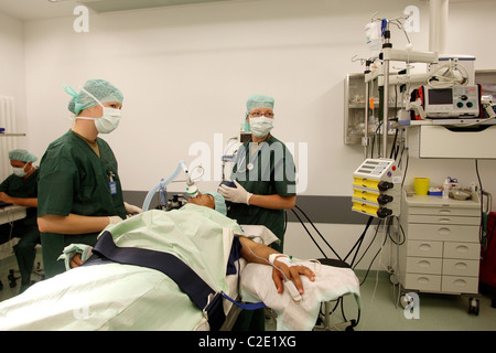 An operation in a military hospital, Mazar-e Sharif, Afghanistan Stock Photo