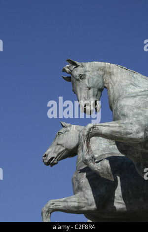 Detail of the Quadriga dell'Unità horses chariot on top of the vittoriano monument Rome Stock Photo
