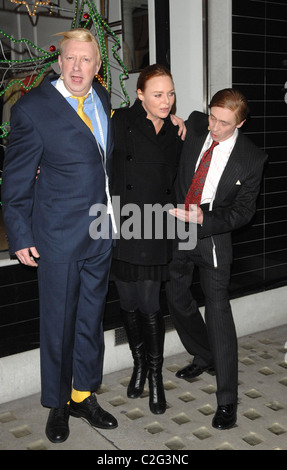 Stella McCartney with The Fast Show crew Mark Williams and Paul Whitehouse Switching on the Christmas lights at Stella Stock Photo