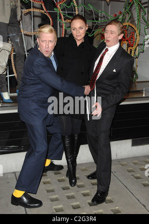 Stella McCartney with The Fast Show crew Mark Williams and Paul Whitehouse Switching on the Christmas lights at Stella Stock Photo