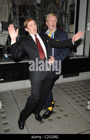 The Fast Show crew Mark Williams and Paul Whitehouse Switching on the Christmas lights at Stella McCartney's shop London, Stock Photo