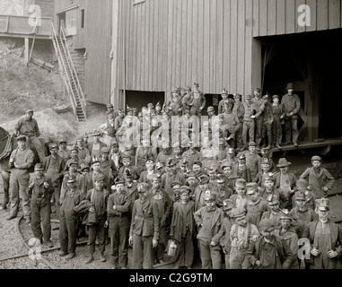 Breaker boys, Woodward coal breakers, Kingston, Pa Stock Photo