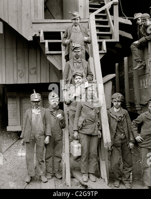 Breaker boys, Woodward coal breakers, Kingston, Pa Stock Photo