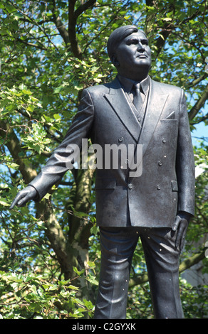 Statue of Aneurin Bevan, Cardiff, South Wales, UK Stock Photo - Alamy