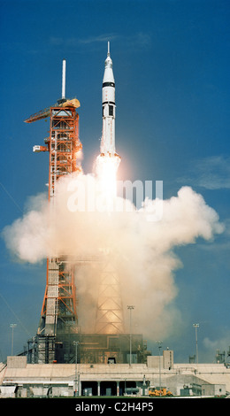 Apollo-Soyuz Test Project's NASA Apollo/Saturn 1B space vehicle launch Stock Photo