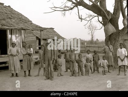 African American descendants of former slaves of the Pettway Plantation ...