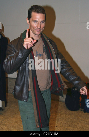 Matthew McConaughey outside MTV TRL Studios in Times Square New York City, USA - 05.02.08 Ray Filmano / Stock Photo