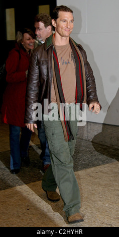 Matthew McConaughey outside MTV TRL Studios in Times Square New York City, USA - 05.02.08 Ray Filmano / Stock Photo