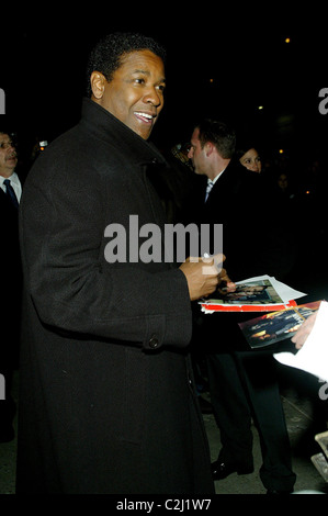 Denzel Washington outside Ed Sullivan Theatre for the 'Late Show With ...