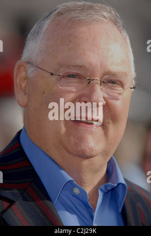 Ian Smith Neighbours' Harold Bishop (Ian Smith) performing with more than 250 nationwide brass band players in London's Stock Photo