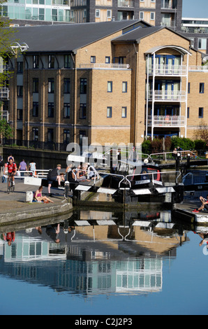 Regents Canal City Road Lock, Islington, London, England Stock Photo