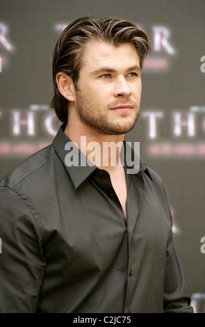 CHRIS HEMSWORTH THOR PHOTO CALL HOTEL BAYRISCHER HOF MUNICH GERMANY 13 ...