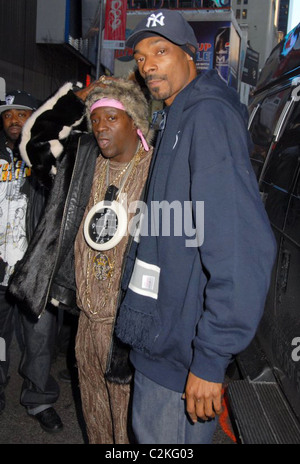 Flavor Flav and Snoop Dog arriving at MTV's 'TRL' studios in Times Square New York City, USA - 25.02.08 Stock Photo