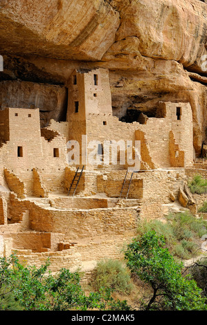 Cliff Palace, located in Mesa Verde National Park, is the largest known ...