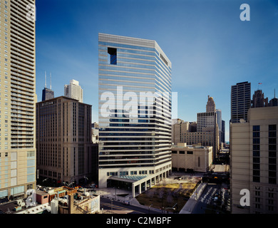 USA ILLINOIS CHICAGO THE AMA BUILDING FROM NORTH DEARBORN STREET Stock ...