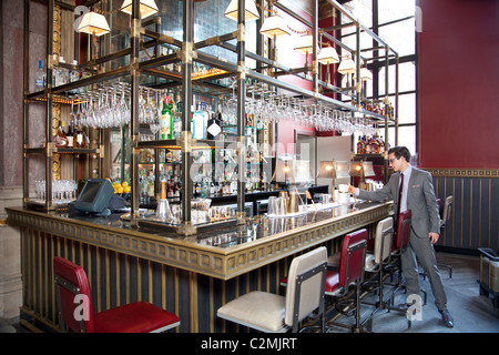 Bar lounge area at Gilbert Scott restaurant St Pancras Hotel, London, United Kingdom. Photo:Jeff Gilbert Stock Photo