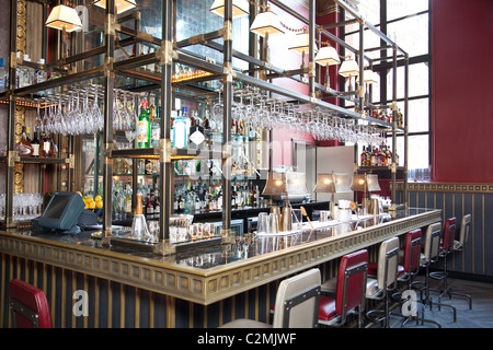 Bar lounge area at Gilbert Scott restaurant St Pancras Hotel, London, United Kingdom. Photo:Jeff Gilbert Stock Photo
