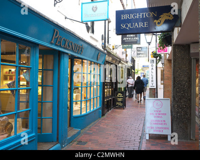 A view of a narrow passageway between shops in The Lanes Brighton Stock Photo