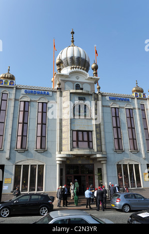 Guru Nanak Gurdwara Sikh Temple At Queen s Park Bedford guru-nanak-gurdwara-sikh-temple-at-queen-s-park-bedford