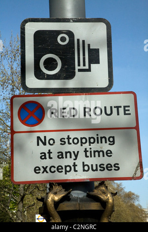 Red route speed camera sign no stopping the Embankment london Stock Photo