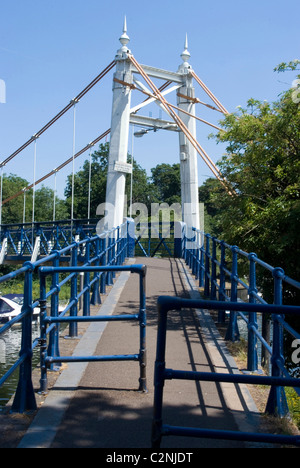 Suspension bridge over the River Thames at Teddington, near Richmond, Surrey, England Stock Photo