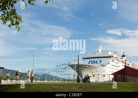 Cruise ship moored at the Cairns Cruise Liner Terminal. Trinity Wharf, Cairns, Queensland, Australia Stock Photo