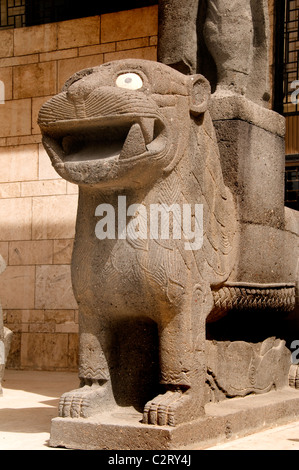 National Museum Aleppo copy human statues of the Aramaic palace Tell Halaf 9th cent BC   Syria Stock Photo