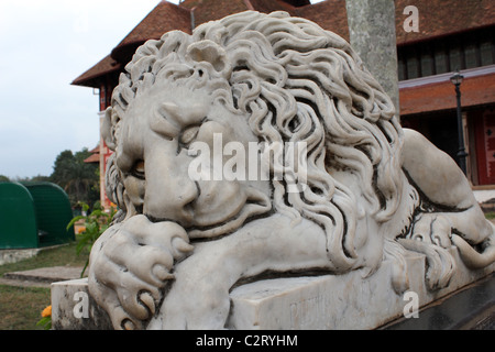 Stone sculpture of a lion at the entrance of Napier museum, Trivandrum Stock Photo