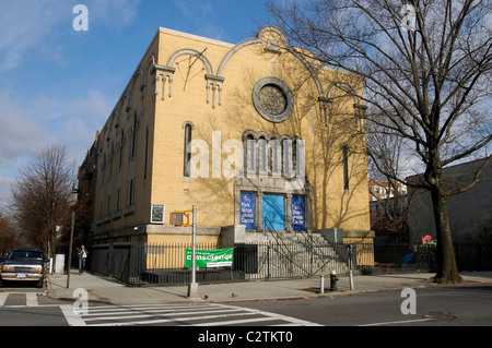 Park Slope Jewish Center in trendy Park Slope Brooklyn in NYC Stock ...