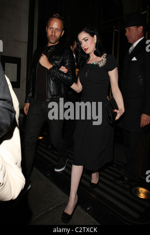 Dita Von Teese leaving the Wolseley London, England - 12.06.08 : Stock Photo