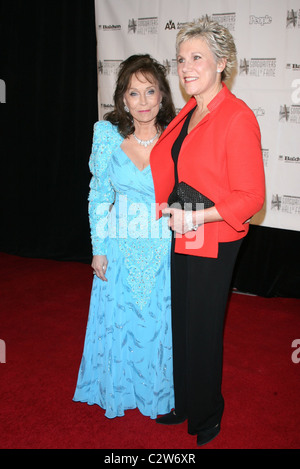 Loretta Lynn and Anne Murray 39th Annual Songwriters Hall of Fame ...