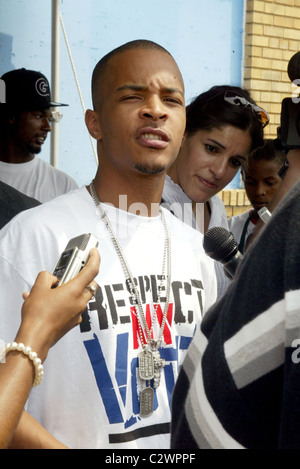 T.I. supports the Reverend Yearwood of the Hip Hop Caucus to launch a voter registration campaign called 'Respect My Vote' Stock Photo