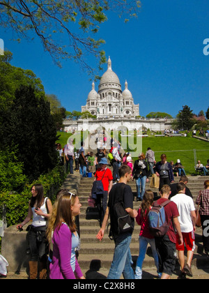 Paris, France, Tourists Visiting 'Sacre Coeur Basilica', in Montmartre District, Crowded Steps in Garden, Summer, Crowd of people street walking steep stairs Stock Photo