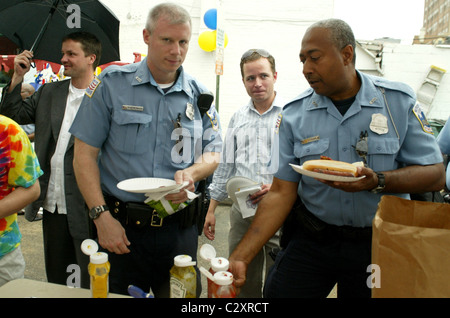 The Metropolitan Police Department joined police officers across America in welcoming local communities to the 25th annual Stock Photo