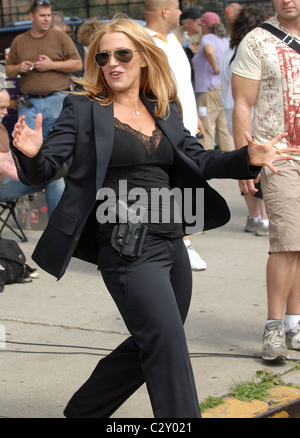 Poppy Montgomery on the set for 'Without A Trace' filming in Manhattan New York City, USA - 08.08.08 Patricia Schlein/ Stock Photo