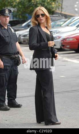 Poppy Montgomery on the set for 'Without A Trace' filming in Manhattan New York City, USA - 08.08.08 Patricia Schlein/ Stock Photo