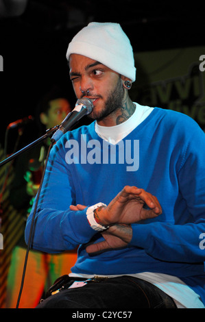 Travis McCoy Gym Class Heroes perform for the launch of their new album 'The Quilt' at Zavvi London, England - 18.09.08 Stock Photo